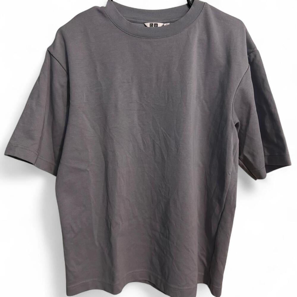 UNIQLO - Women’s AIRism Cotton T-Shirt - Size Medium